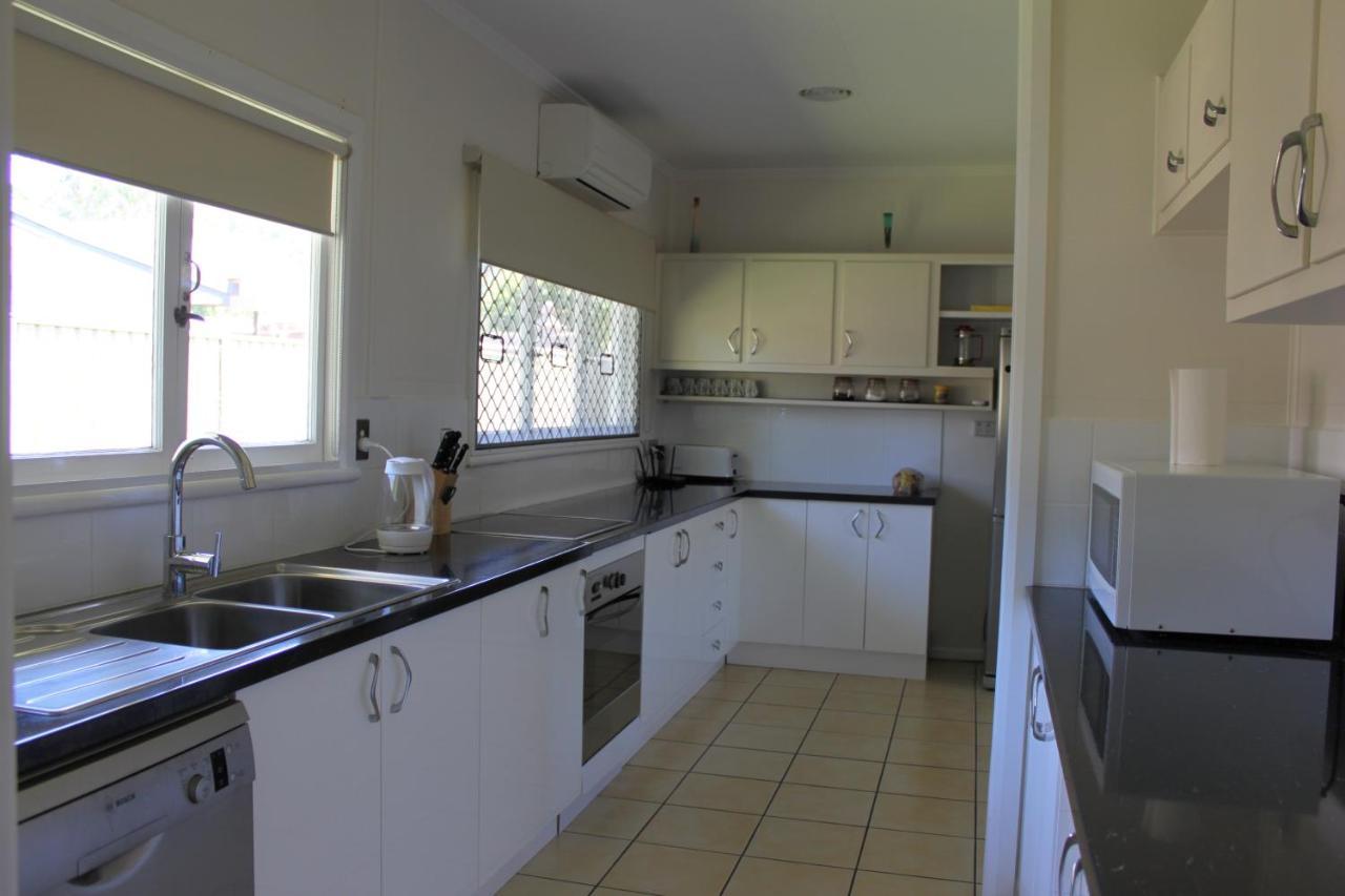 Edge Hill Clean & Green Cairns, 7 Minutes From The Airport, 7 Minutes To Cairns Cbd & Reef Fleet Terminal Luaran gambar
