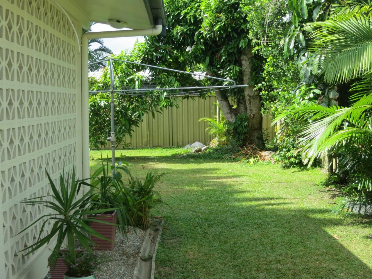 Edge Hill Clean & Green Cairns, 7 Minutes From The Airport, 7 Minutes To Cairns Cbd & Reef Fleet Terminal Luaran gambar
