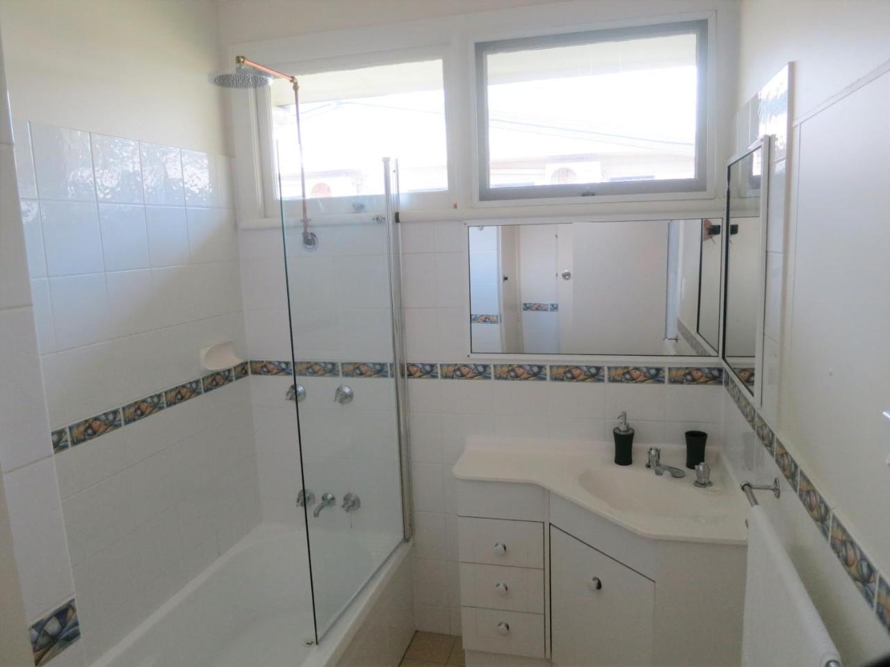 Edge Hill Clean & Green Cairns, 7 Minutes From The Airport, 7 Minutes To Cairns Cbd & Reef Fleet Terminal Luaran gambar